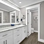 Edgewater Beach Resort Stay At Cozy Beach Getaway!